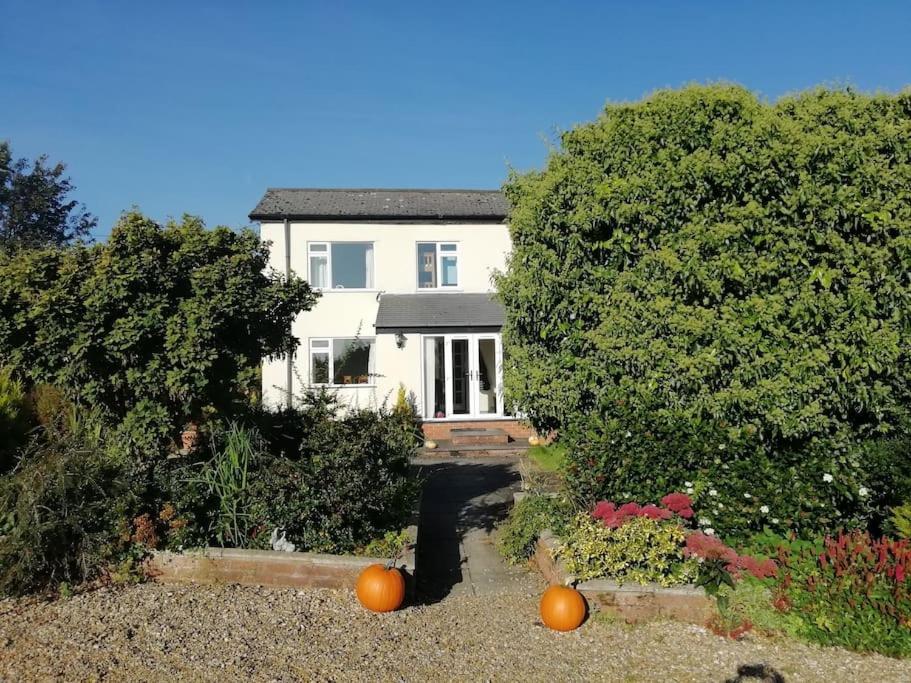 Country Home With Gardens Newtown (Powys) Exterior foto