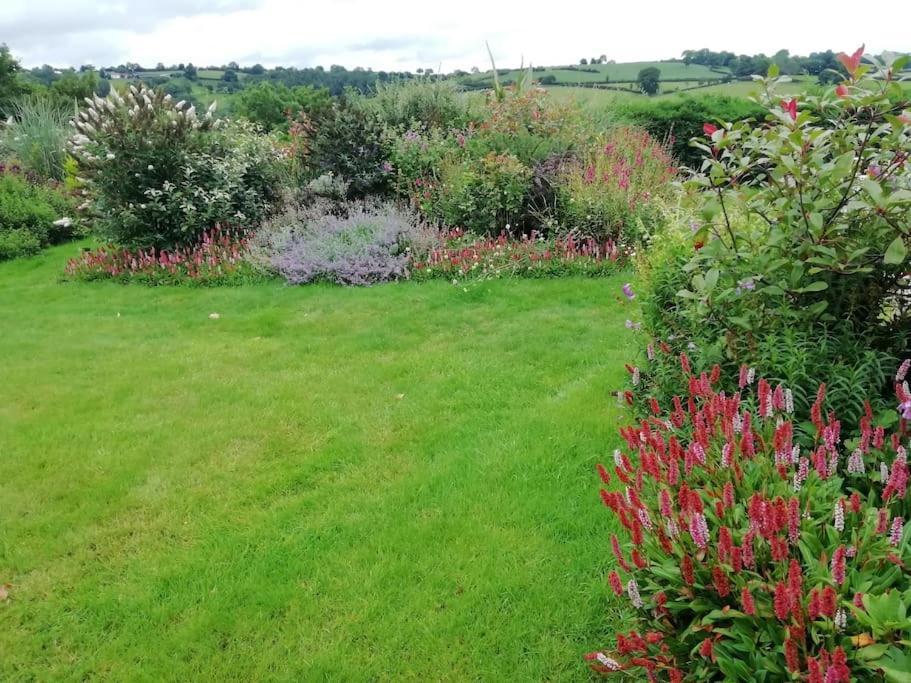 Country Home With Gardens Newtown (Powys) Exterior foto
