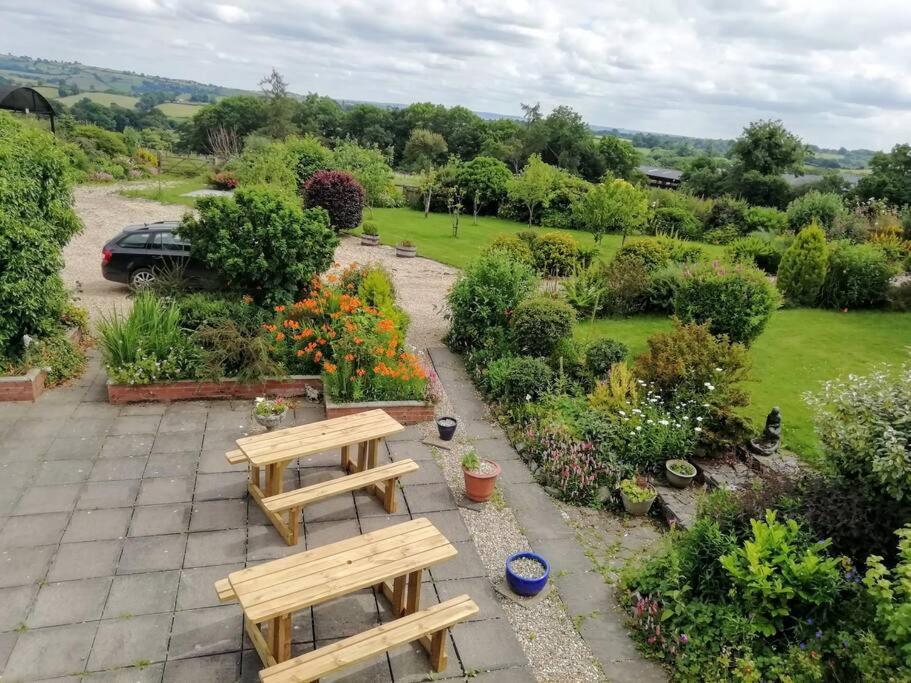 Country Home With Gardens Newtown (Powys) Exterior foto